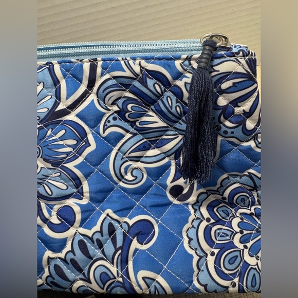 Modella Quilted Zippered Mini Bag/Clutch - Practically Brand New - Picture 5 of 6